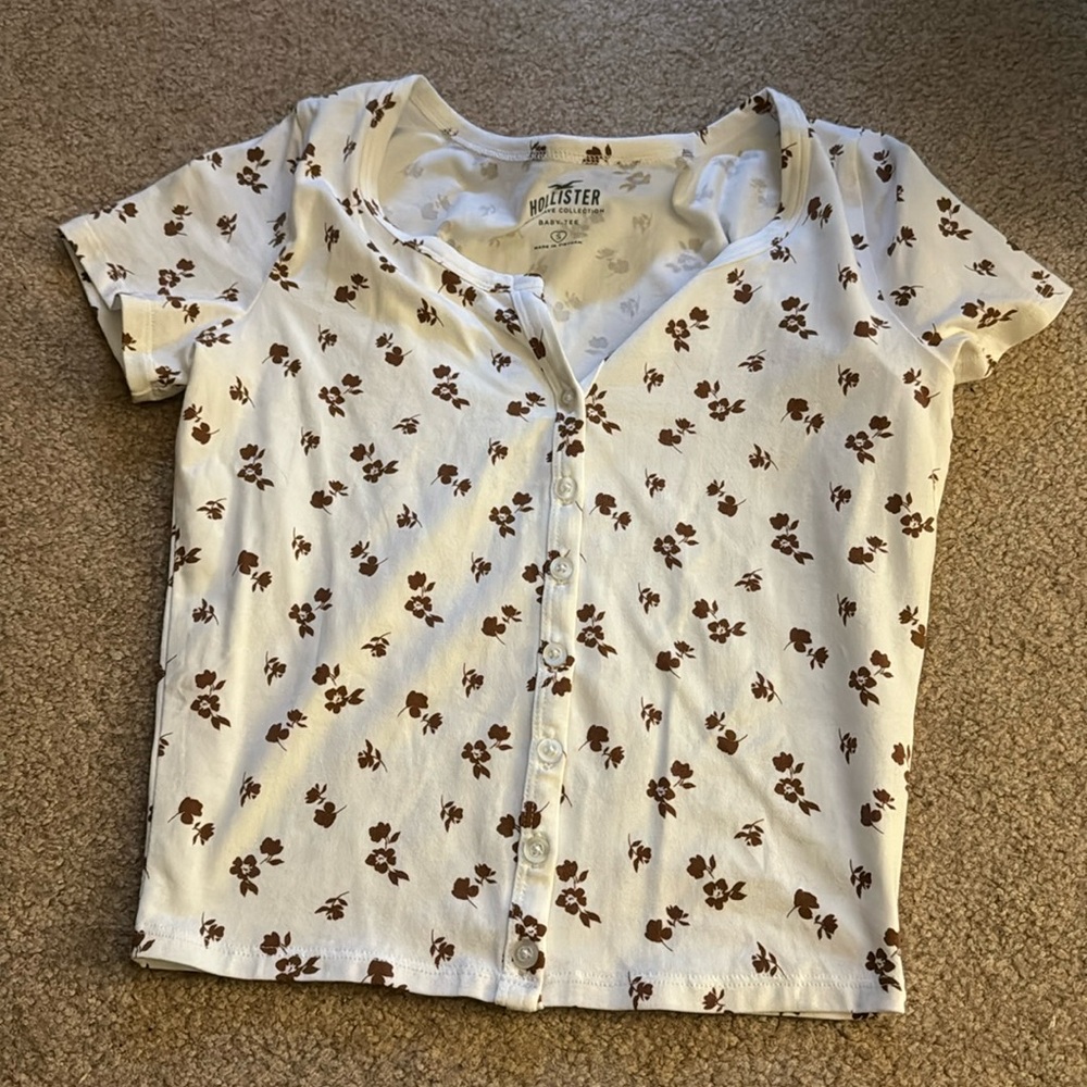 Women’s hollister baby tee